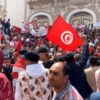 عدد من أنصار حزب “مسار 25 جويلية” ينفذون وقفة للتعبير عن “رفض التدخل الأجنبي”