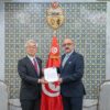 وزير الشؤون الخارجية يتسلّم نسخة من أوراق اعتماد السفير الجديد لليابان