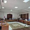 جلسة عمل بولاية القيروان للتسريع في إصدار القائمة النهائية للمترشحين لرخص التاكسي الجماعي